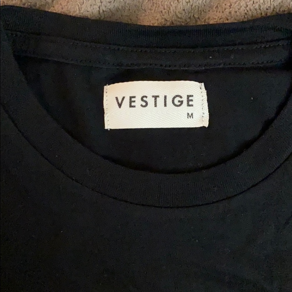 Vestige black graphic t-shirt. Medium. - Picture 3 of 4